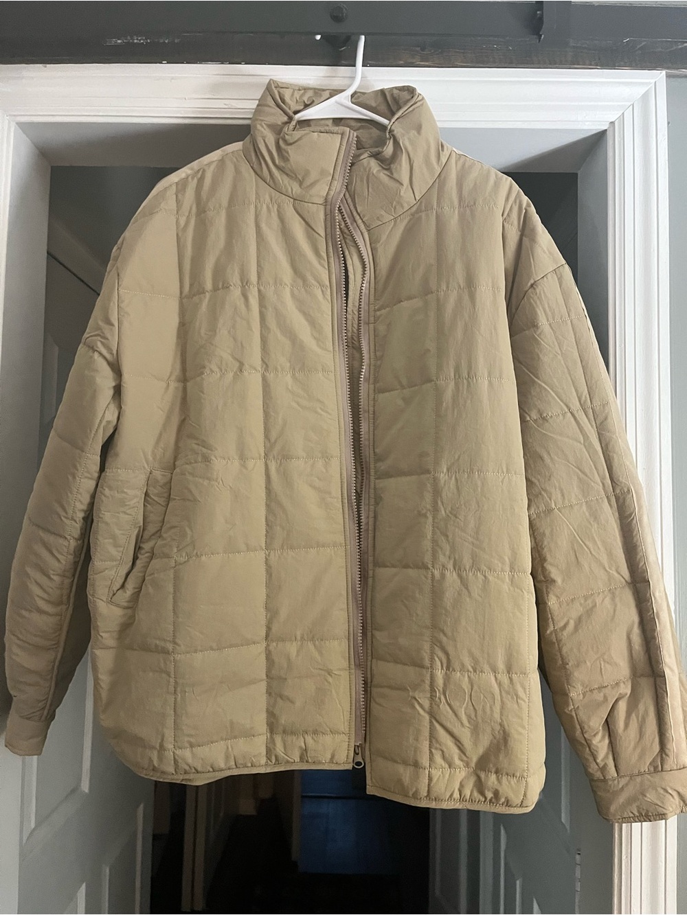 Women's Lightweight Quilted Puffer Jacket in Tan